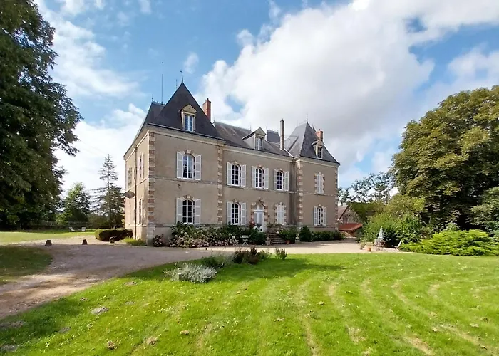 Le Manoir D\'Estiveaux